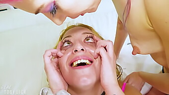 Ménage À Trois Intenso Com Penetração Anal, Brincadeiras Com Puke E Mijo E Acabamento Facial!